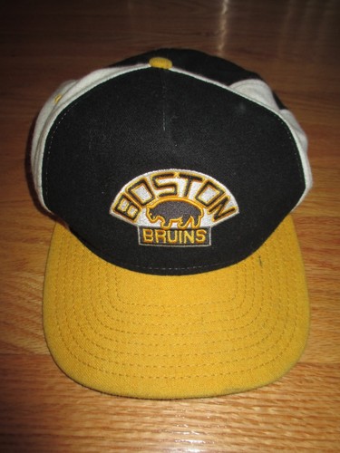 New Era BOSTON BRUINS Vintage BEAR Logo 
