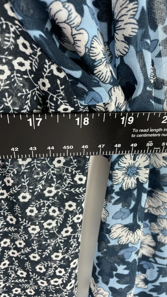 NWOT J. Jill Blouse Key Hole Neck Button Front Floral Print Blue Size XSp - Image 3 of 4