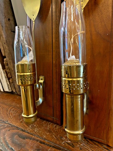 Pair of Brass Railroad Caboose Wall Sconce Lamp With Rowing Ore glass chimney - Picture 4 of 9