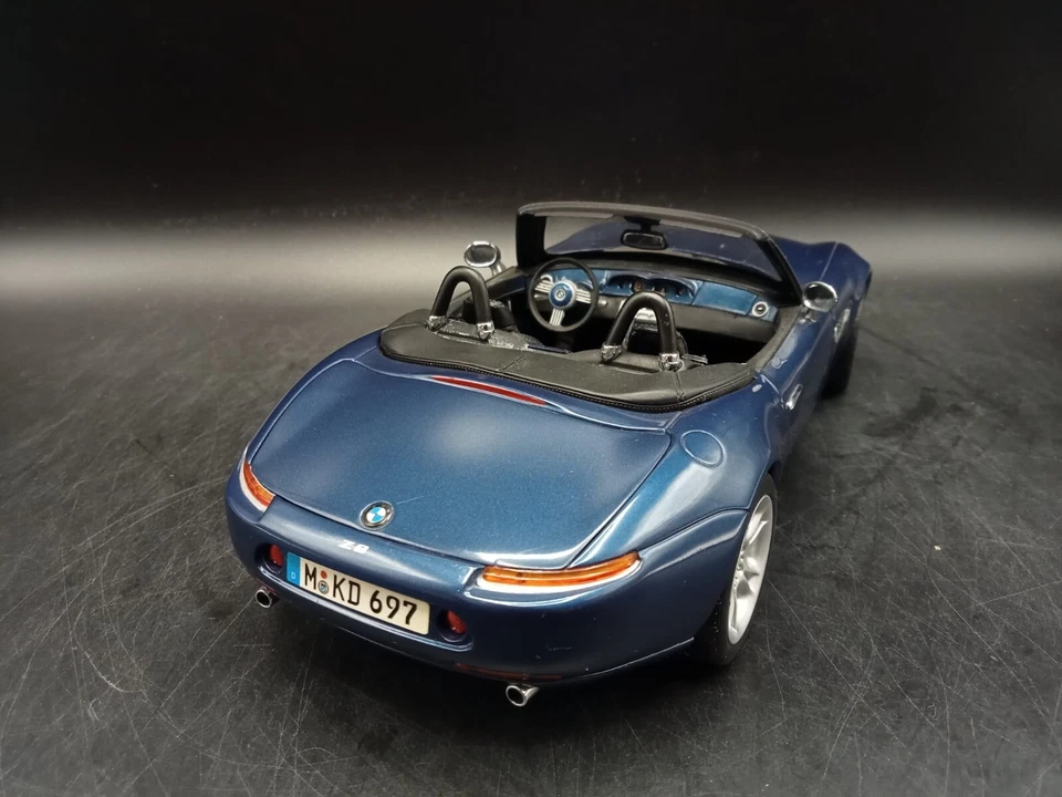 BMW Z8 1/18 Kyosho (dealer edition) - Immagine 3 di 4