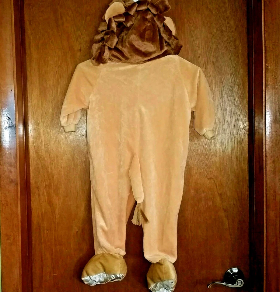 Disfraz de Halloween Target LION terciopelo dorado suave 12-24mos.1 pieza juegos de vestir  Foto 4 de 4