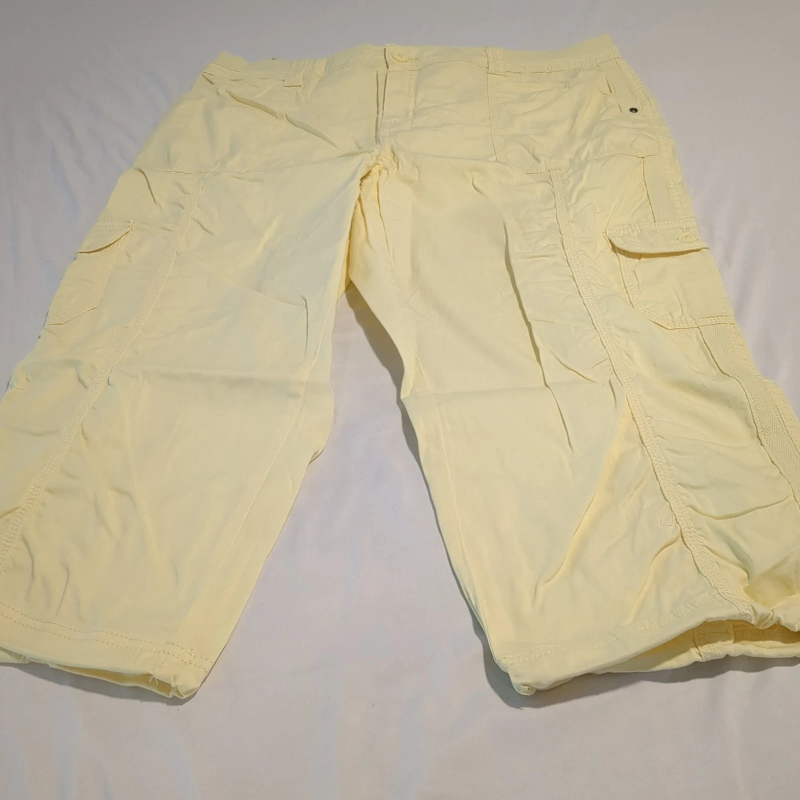 Style&Co. Women's Size 18 Yellow Buttercup Capri Cargo Pants Mid Rise Comfort