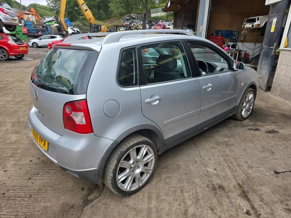 Volkswagen Polo Dune MK4 TDI 5 puertas escotilla 2001-2005 palanca de cambios  Foto 3 de 4