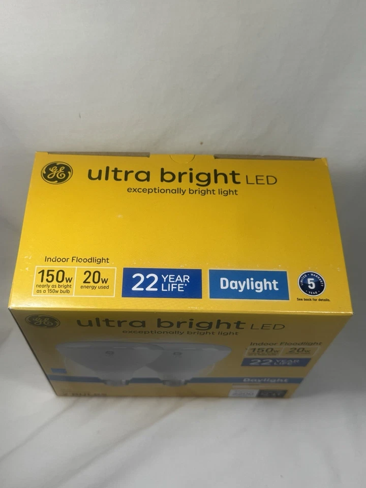 GE Ultra Bright LED BR30 150W Daylight Floodlight Bulbs 4 New Boxes Medium Base - Image 3 of 4
