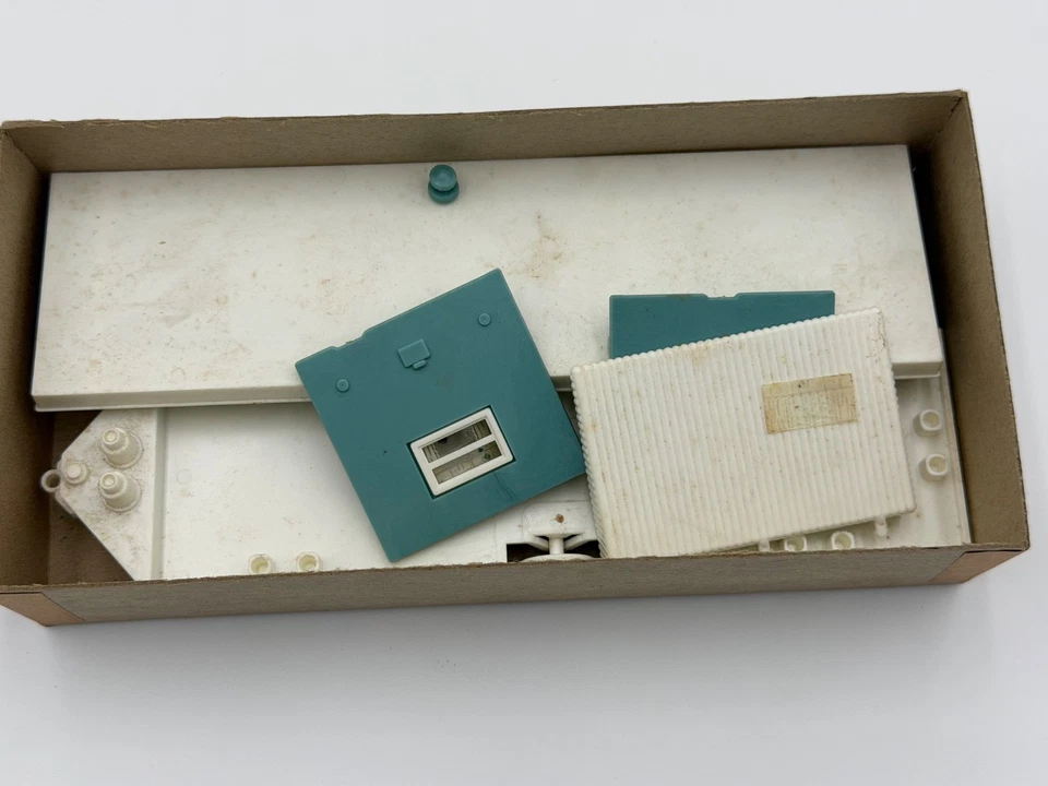 PLASTICVILLE USA- VINTAGE TRAILER 1504-89 KIT O GAUGE  COMPLETE - Image 2 of 3