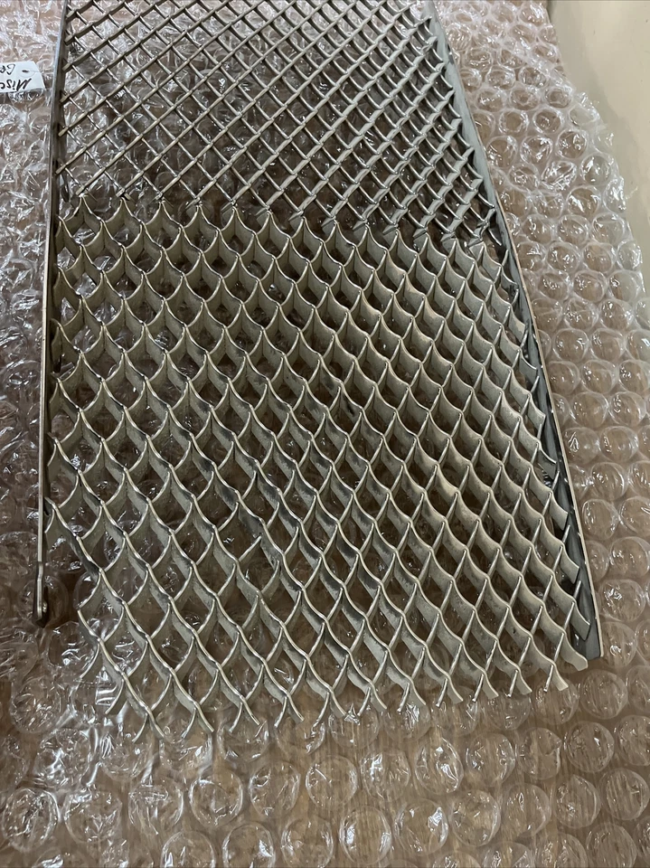 REJILLA BENTLEY ARNAGE 2006 2007 2008 2009 CON MASCOTA RETRÁCTIL OEM Foto 3 de 4