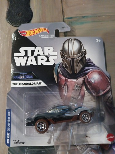 Star Wars Princess Leia And The Mandalorian Hot wheels Character Cars - Picture 2 of 3