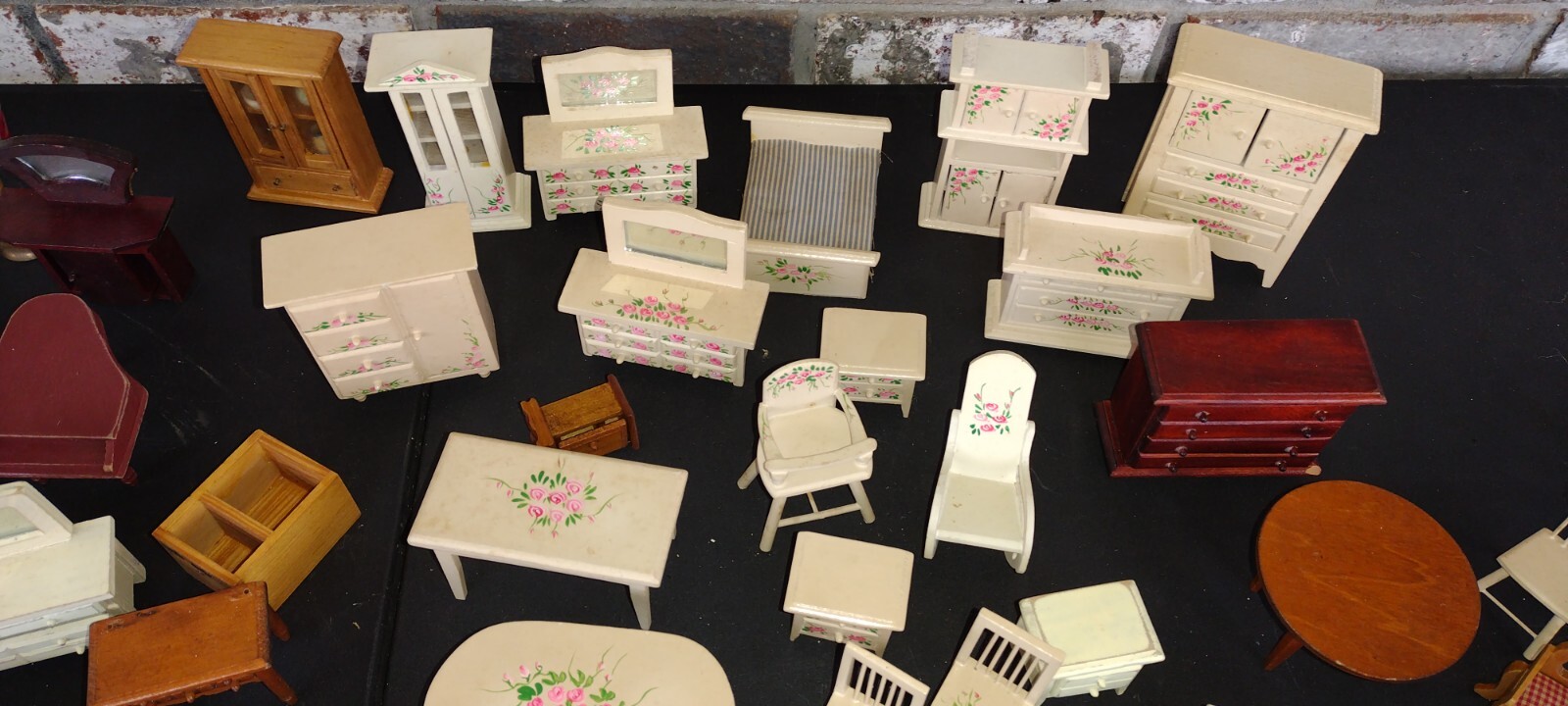 Huge Lot 62 Pieces Of dollhouse furniture eBay