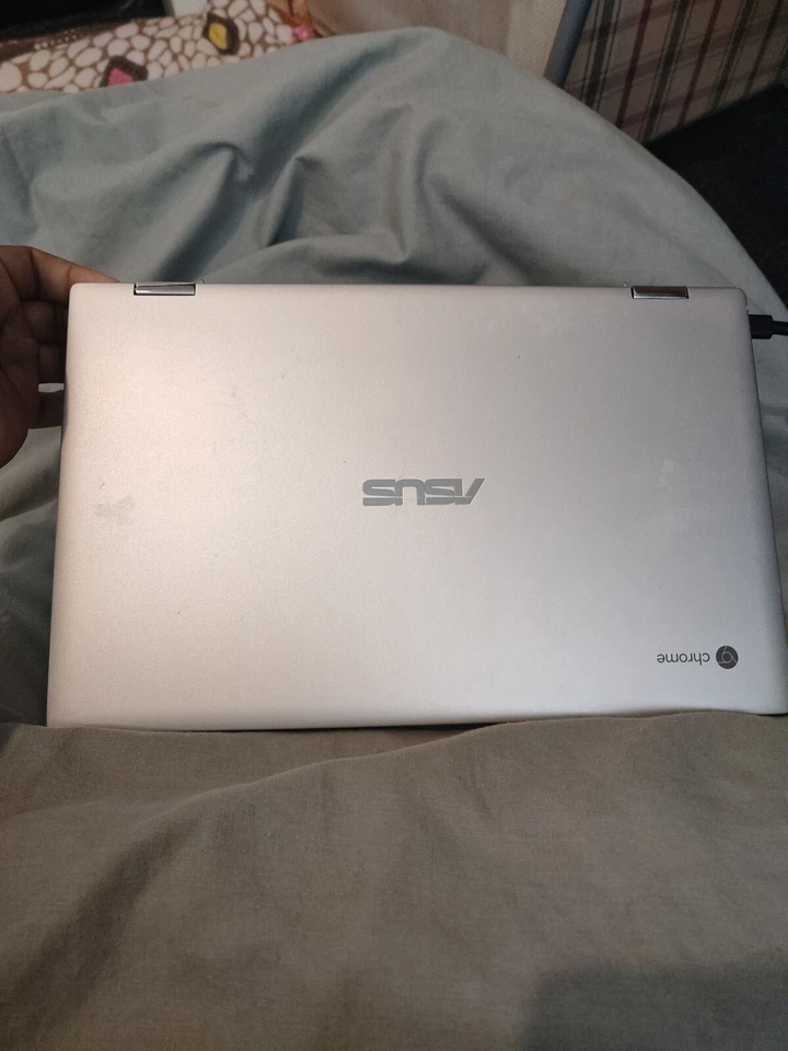 ASUS C434TA-AI0080 14in. 1.1 GHz 4GB 128GB Touchscreen Notebook - Silver - Image 3 of 3