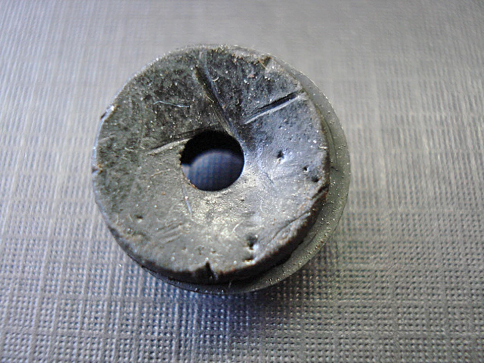 25 GM Chevy Pontiac 3/16" emblema placa de identificación rosca negra corte sellador tuercas Foto 3 de 4