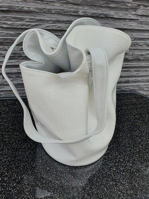 Elizabeth and James Bucket Bag   Neu, Weiß, Echtleder, Mit Staubbeutel