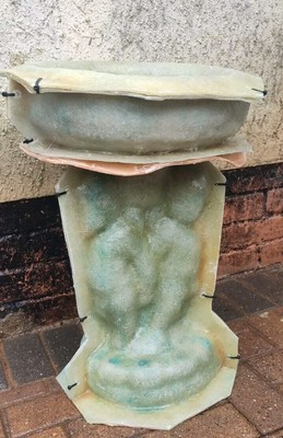Latex und Fiberglas Cherub Vogelbad 59 cm Form
