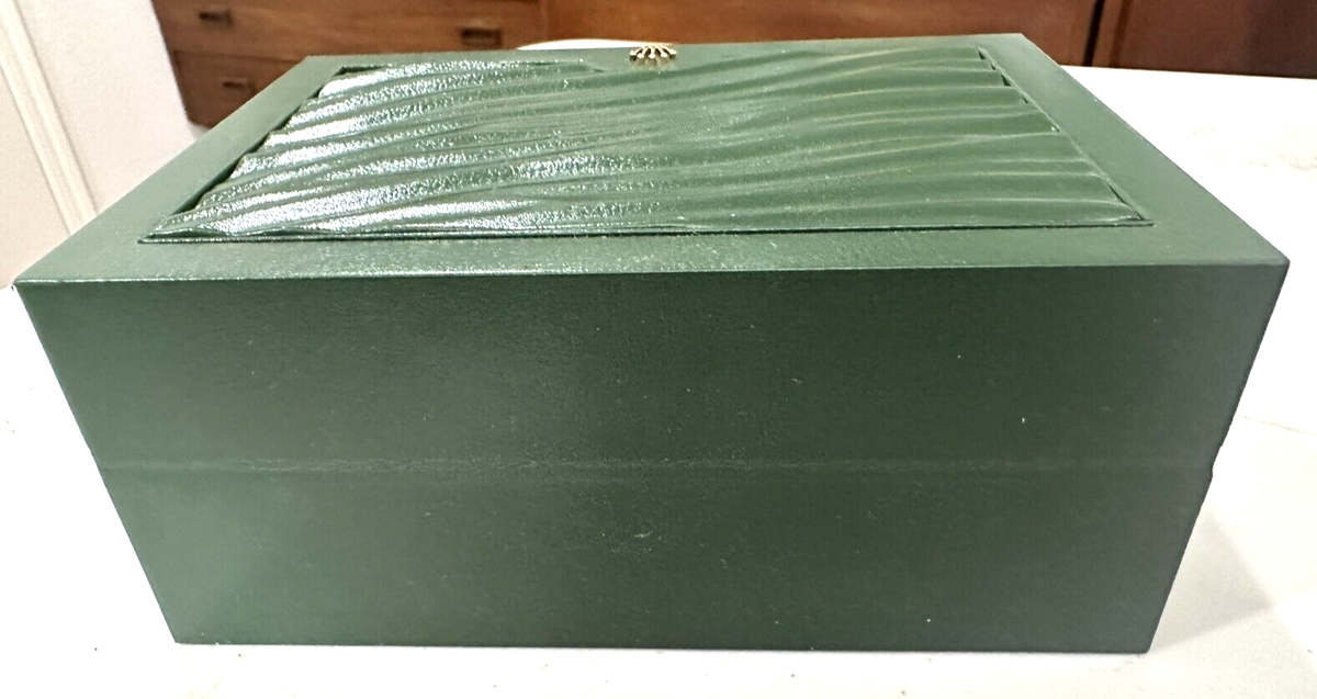 Genuine Rolex Large Green Box SA Geneve Suisse 39139.64 Box Only