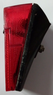 Feu arrière rouge vintage – Pièce moto, mobylette, scooter