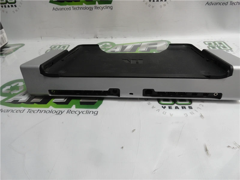 Base Henge HD02HA13MBPR para MacBook Pro Retina de 13" 2016-2020 con caja Foto 4 de 4