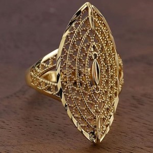 Authentic Woman 18k Gold Plated Oval Hollow Ring Anti-tarnish Vintage Geometry