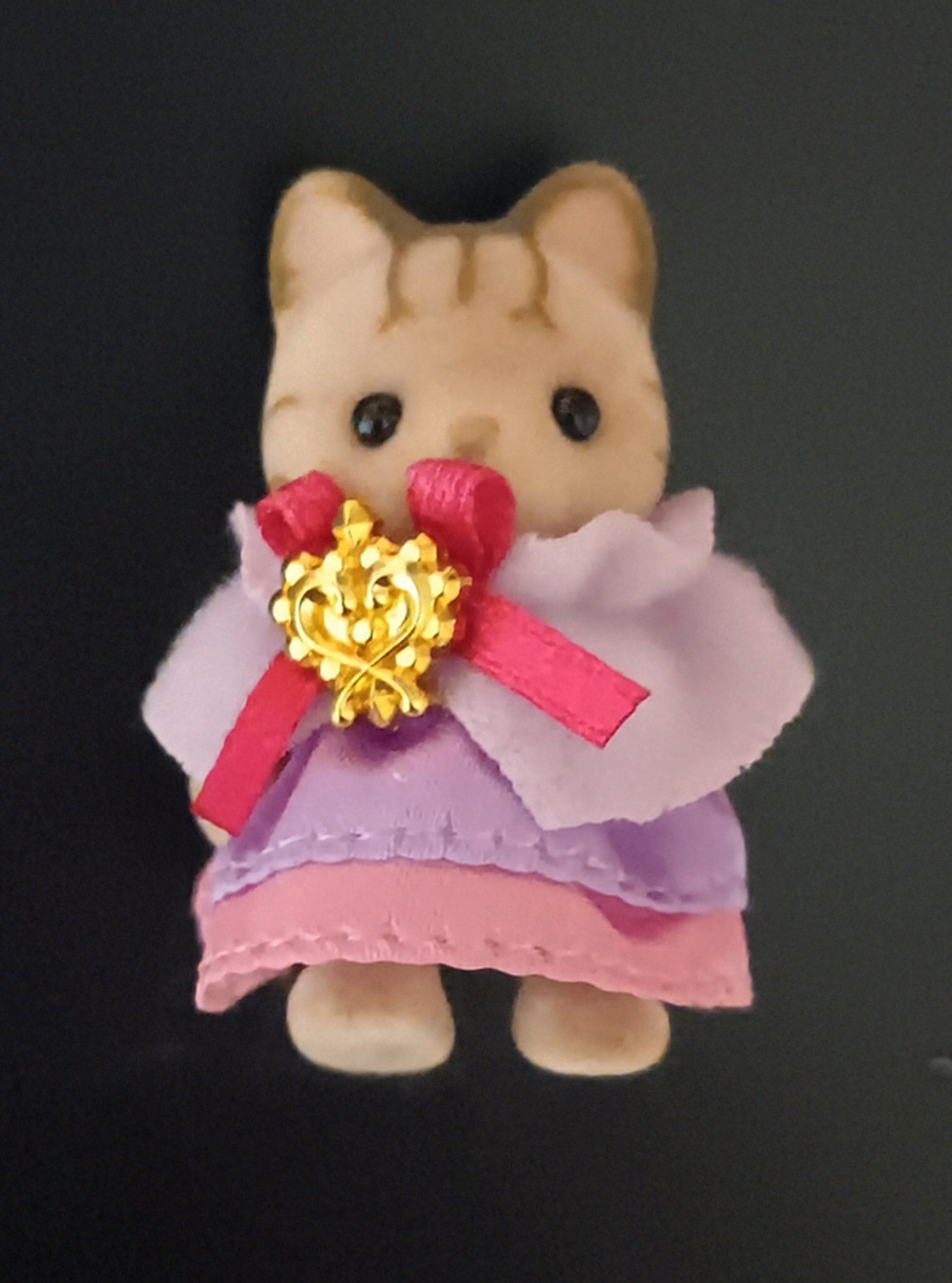 Sylvanian Families, Calico Critters Mixed Bundle. Set of 6. Pre-owned.