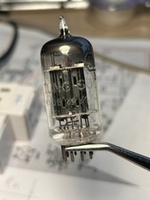 5687 BLACK PLATE D GETTER TUNG-SOL  TUBES 1950