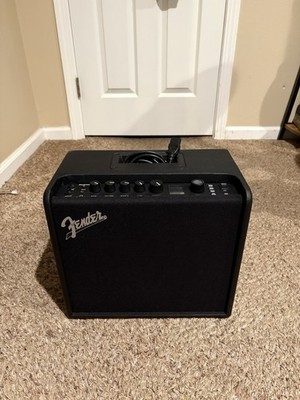 PLEASE READ   Fender Mustang LT25 Guitar Amplifier