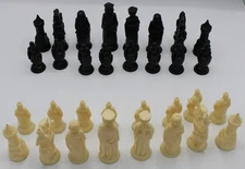 Vintage Chess Men Set 1960's E.S. Lowe Renaissance Black White Chessmen Only  pl
