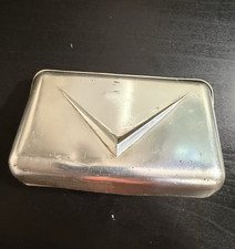 Vintage Truck Car Metal Magnetic Car Auto Ashtray With Lid Santay
