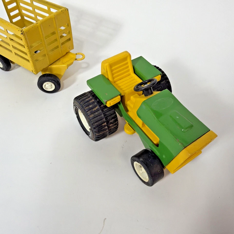 80s Vintage Tonka Farm Tractor (811002) & Wagon (55321) Die-cast & Plastic - Image 3 of 4