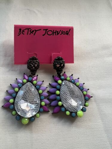 Betsey Johnson Frontal Boost Skull Earrings Rare - 9 - Afbeelding 1 van 4