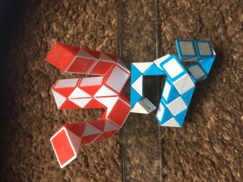 Rubiks Serpiente 2 Bloques Juguete Rojo y Azul - Imagen 8 de 8