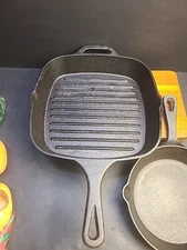 Vintage Cast Iron Cooking Grill Pan Square Skillet 10 In And 8 In Round Pan. 