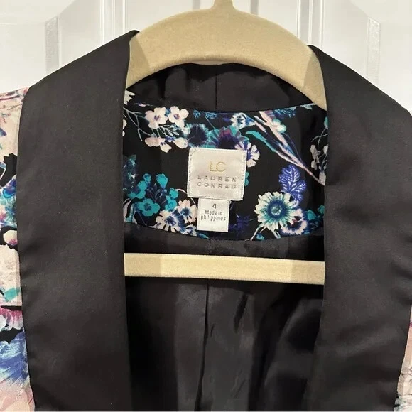 Chaqueta Blazer Esmoquin LC Lauren Conrad Azul Intención Floral Manga Larga, Talla 4 Foto 3 de 4