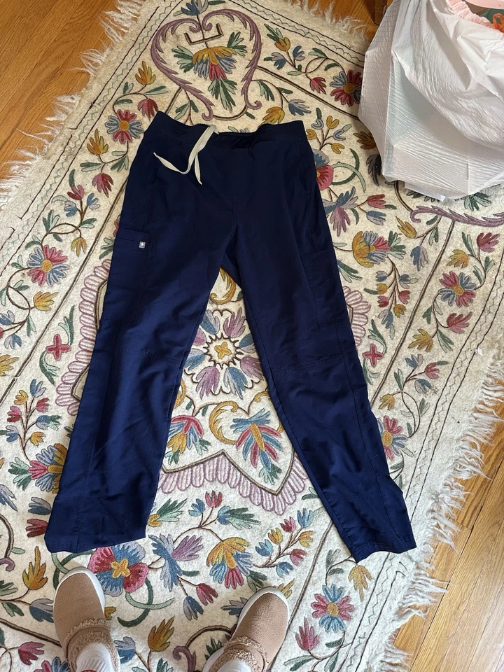 Men women unisex Scrub Lot Size large - Image 2 of 4