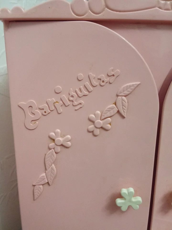 LOT JOUET VINTAGE-BARRIGUITAS/FAMOSA-ARMOIRE/DRESSING+LIT+2 POUPONS.ANNEE 80 - Photo 3/4