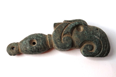 ANCIENT CURVED EAGLE PRE-COLUMBIAN MAYAN INDIAN GREEN JADE PENDANT 61MM X 22MM