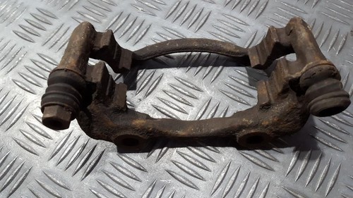 Bremssattel Halter - Vorne links  Volkswagen Passat DE305793-90