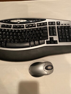 Used Microsoft Wireless Comfort Keyboard 1.0a W/ Wireless Mouse 2.0