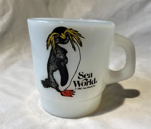 Vintage Sea World Penguin White Milk Glass Coffee Mug 1985
