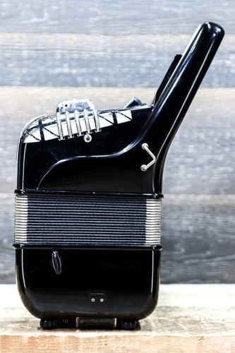 Hohner Atlantic IV DeLuxe with Kent Pick-Up 120-Bass Piano Accordion w/Case - Picture 4 of 24