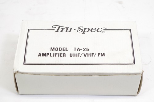 METRONIC 414114 Amplificatore di Linea UHF/VHF 4 Uscite - Bianco METRONIC 414114 Amplificatore di Linea UHF/VHF 4 Uscite - Bianco
