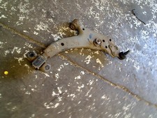 Triangle de suspension Toyota STARLET