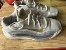 Nike IsoFly Sneaker YouthSize 2.5 White Gray Basketball Shoes FN4384-100 Used