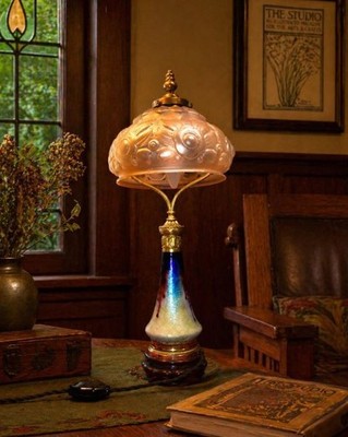 Vintage 40er Jahre Kunsthandwerk Tischlampe irisierendes Glas geformt Pilzschirm