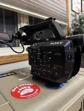 Sony PXW-FS5 Body - Charger, 2 Batteries