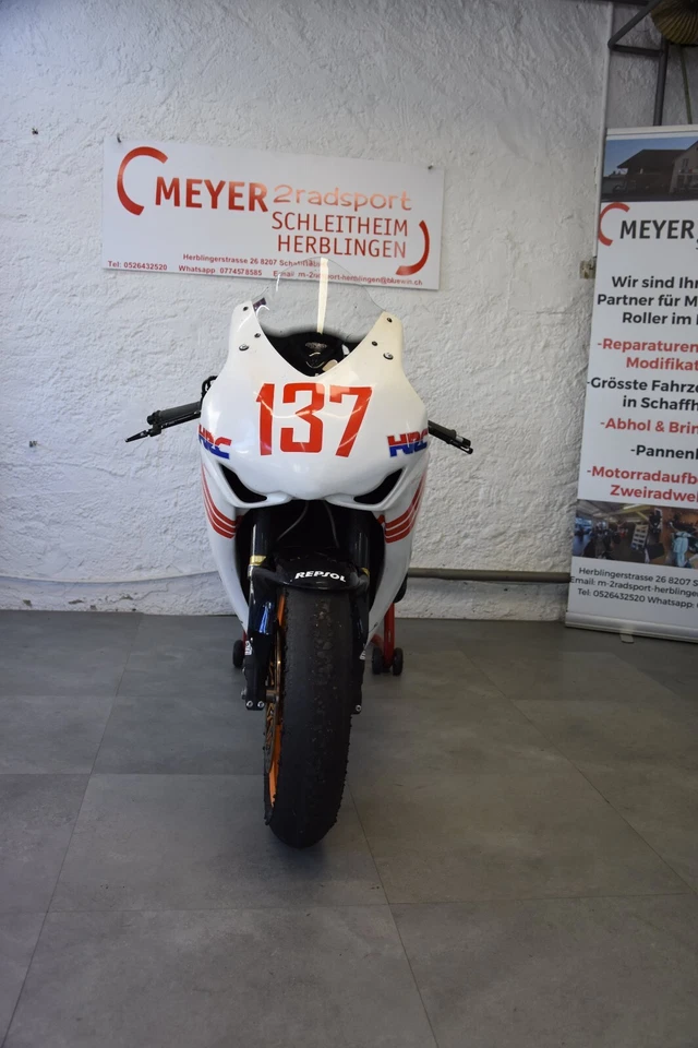 Honda Fireblade CBR 1000 RR SC59 Racebike - Bild 3 von 4