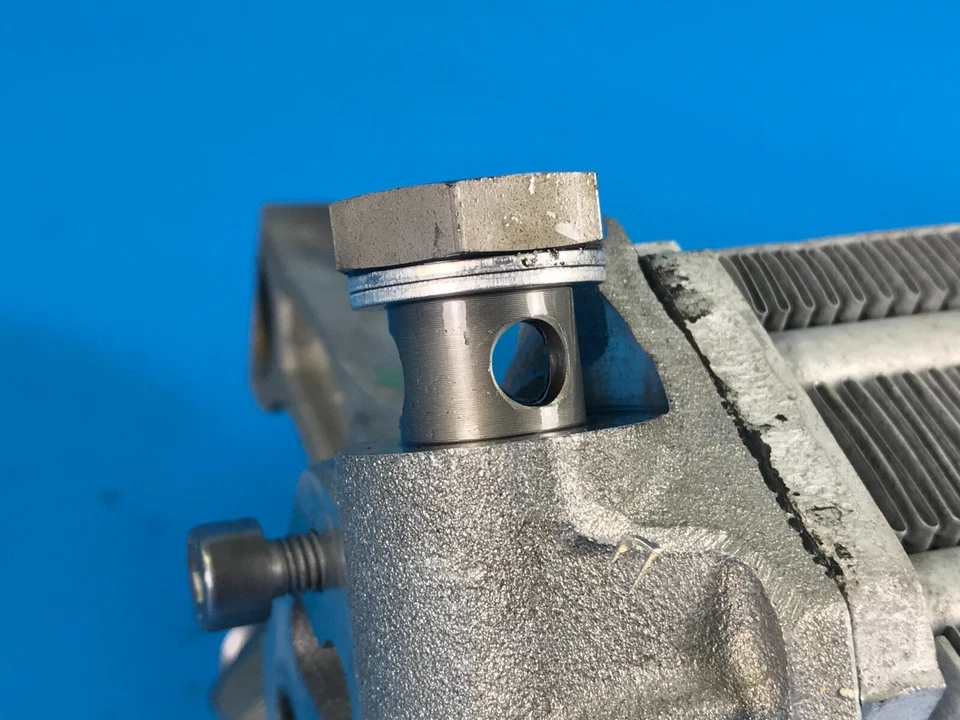 06-10 BMW E60 E63 E64 M5 M6 SMG TRANSMISIÓN ENFRIADOR DE ACEITE RADIADOR 46 K MILLAS Foto 4 de 4