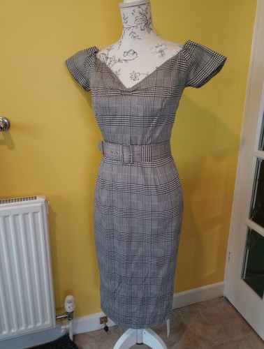 British Retro Rhonda's Revenge B/W Checks Pencil Dress UK Sz 8-10 (US Sz 4-6) - Picture 3 of 14