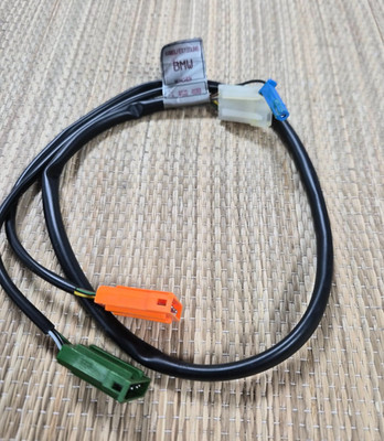 BMW K75/RT uvm. Audio - Instalationsadapter rechts neu 65 13 2 303 234