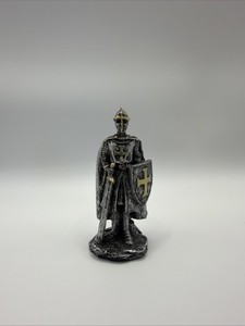 Crusader Knight With Sword, Shield And Helmet Figurine 3.75" Medieval Figure 