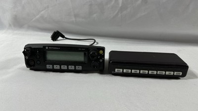 MOTOROLA XTL 2500 RADIO  + HLN1241C REMOTE CONTROL