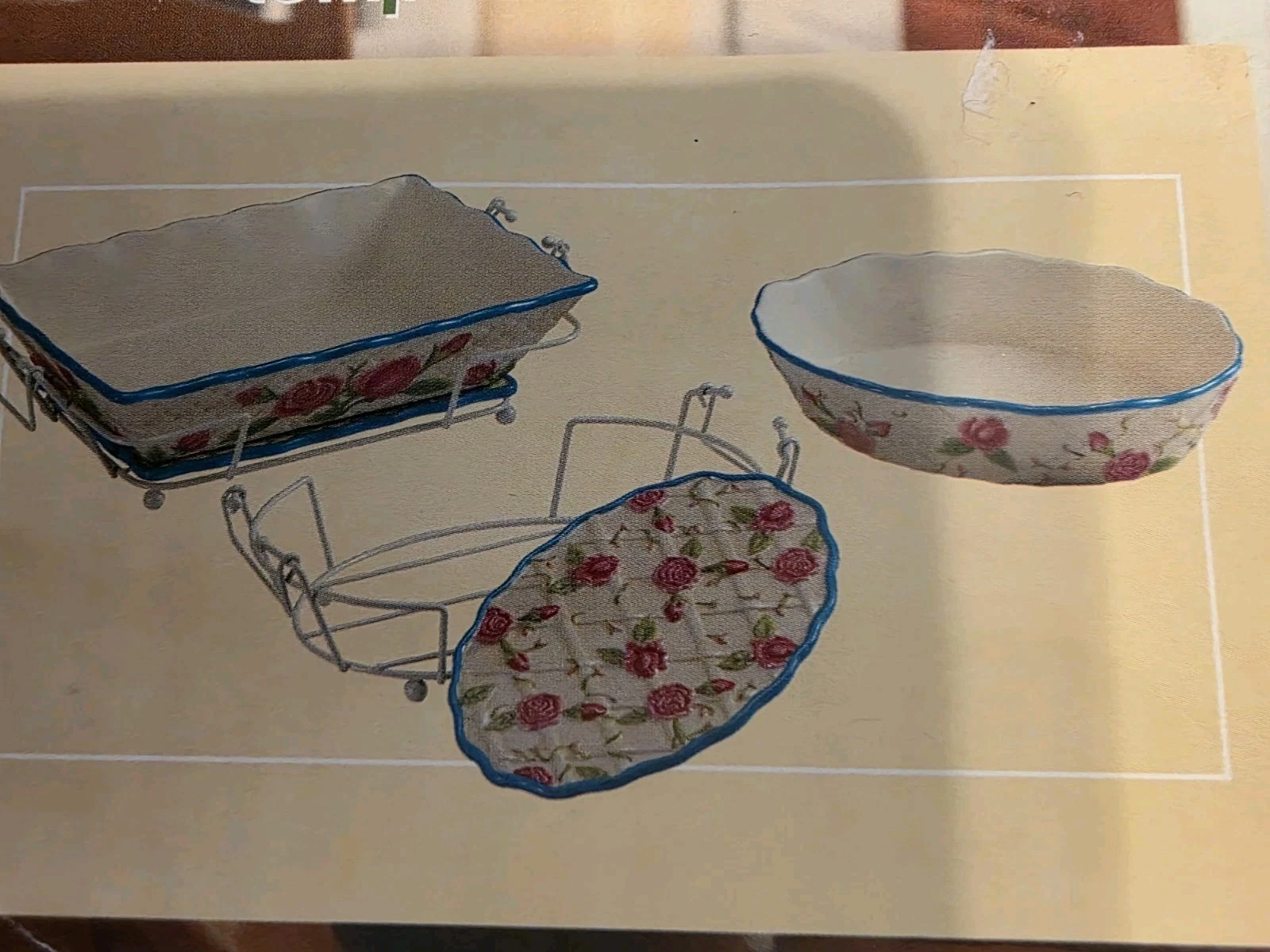 6 (PC) OVEN TO TABLE SET W/ TRIVETS TEMP-TATIONS ROSE BAKEWARE. SAFE TO 500 DEG.