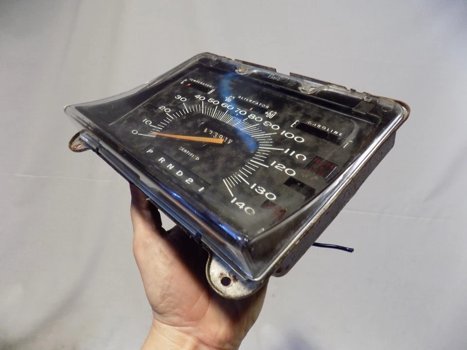 Medidores de coche de policía Plymouth Fury 1972-73 tablero 140 mph velocímetro deportivo GT C-BODY Foto 3 de 4